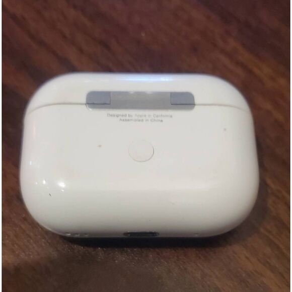 AirPods Pro 2 Earbuds with MagSafe Charging Case (Lightning) Model number: A293 - Picture 4 of 7
